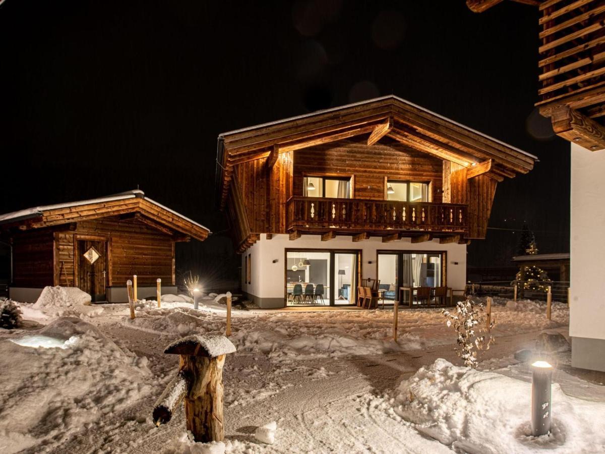 Apartment In Wald Im Pinzgau With A Carport Buitenkant foto
