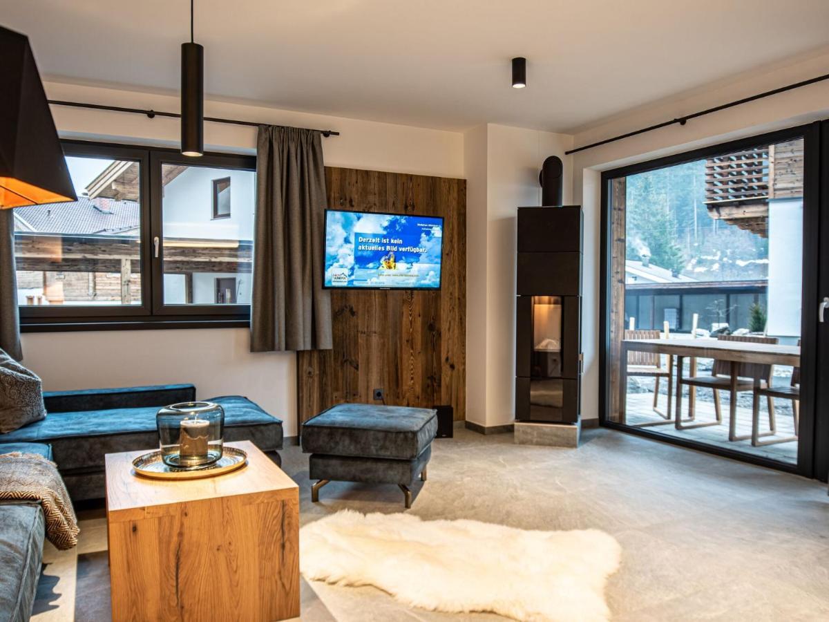Apartment In Wald Im Pinzgau With A Carport Buitenkant foto