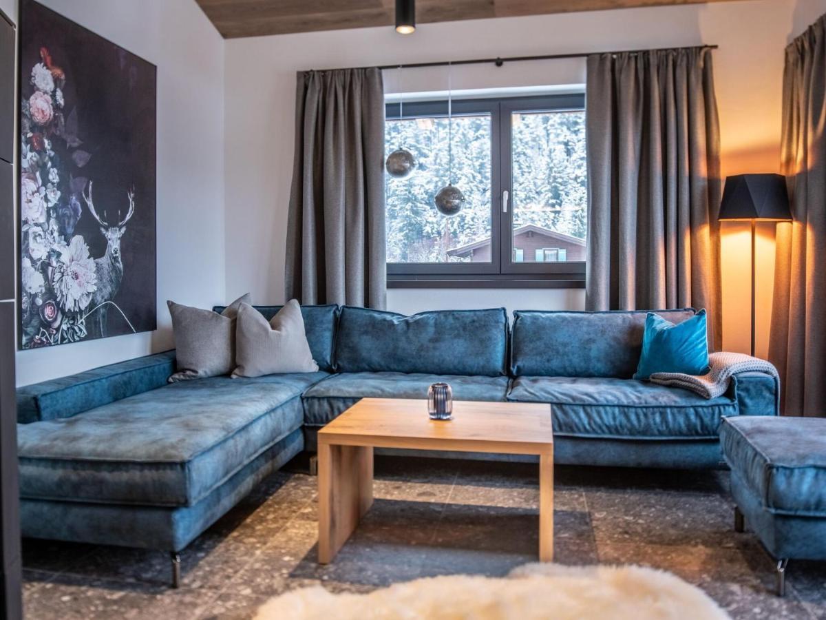 Apartment In Wald Im Pinzgau With A Carport Buitenkant foto