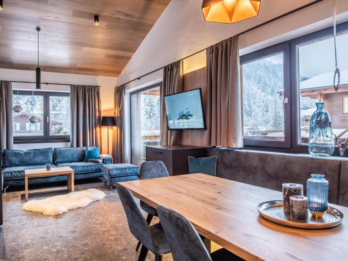 Apartment In Wald Im Pinzgau With A Carport Buitenkant foto