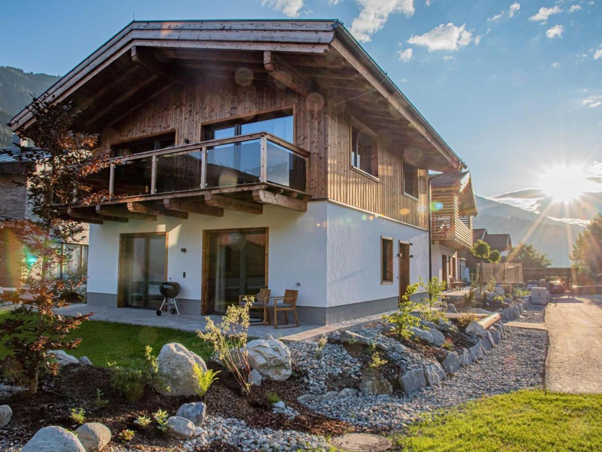 Apartment In Wald Im Pinzgau With A Carport Buitenkant foto