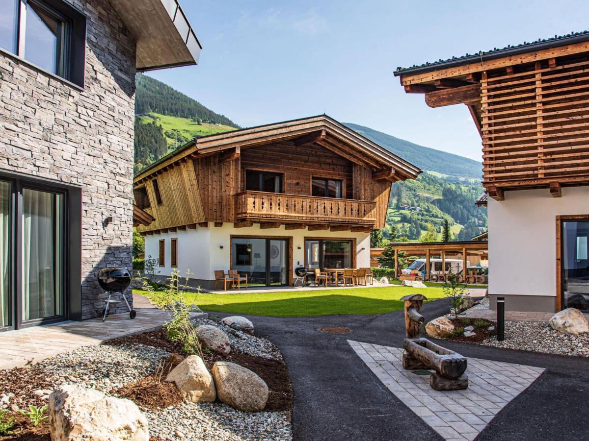 Apartment In Wald Im Pinzgau With A Carport Buitenkant foto