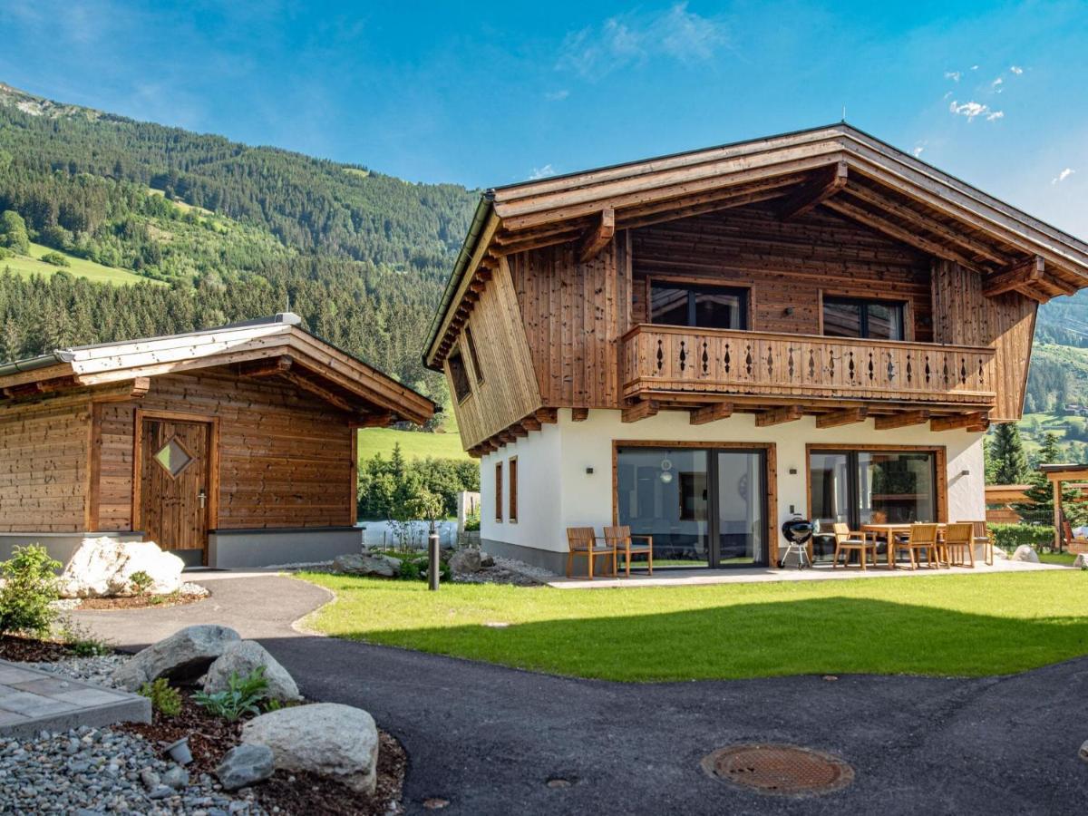 Apartment In Wald Im Pinzgau With A Carport Buitenkant foto