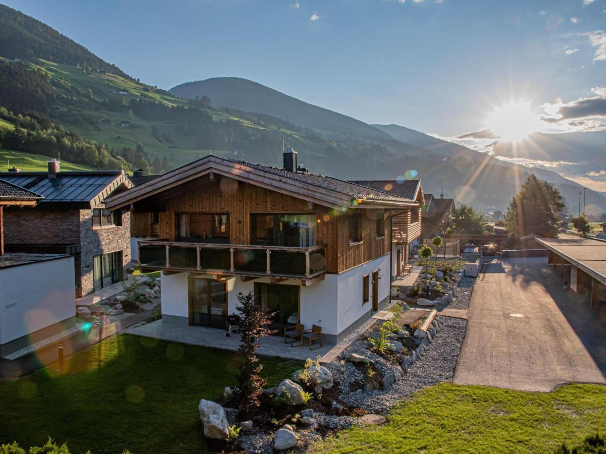 Apartment In Wald Im Pinzgau With A Carport Buitenkant foto
