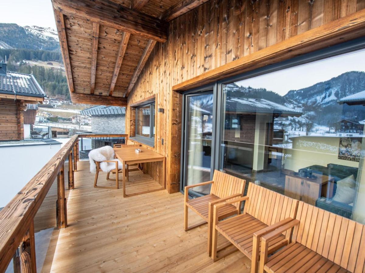 Apartment In Wald Im Pinzgau With A Carport Buitenkant foto
