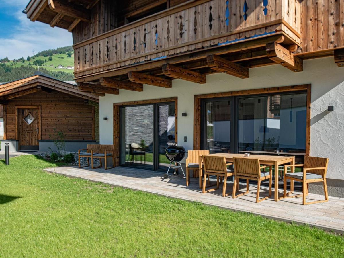 Apartment In Wald Im Pinzgau With A Carport Buitenkant foto